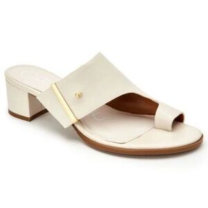Calvin Klein Daria Cream Toe Loop Slide sandals with block heel // size 5.5